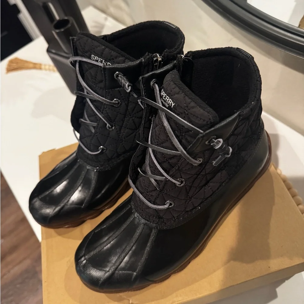 Sperry quilted boots